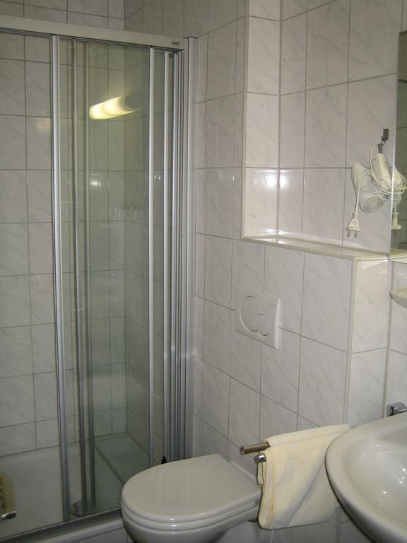 Landhotel Weinhaus Treis Weinähr Habitación foto